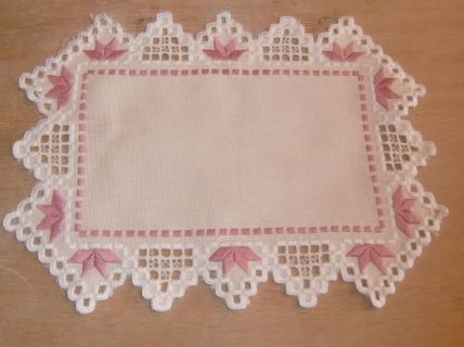 M728M Pink and white Hardanger Runner